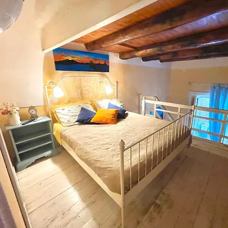 Bella Mbriana نابولي