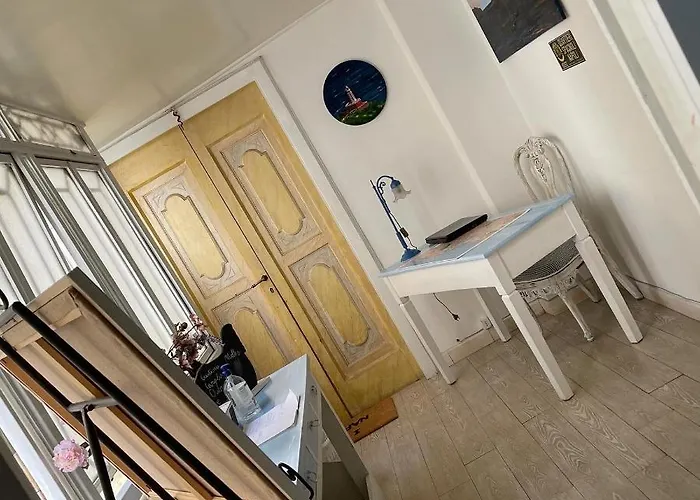 Bella Mbriana Πανσιόν